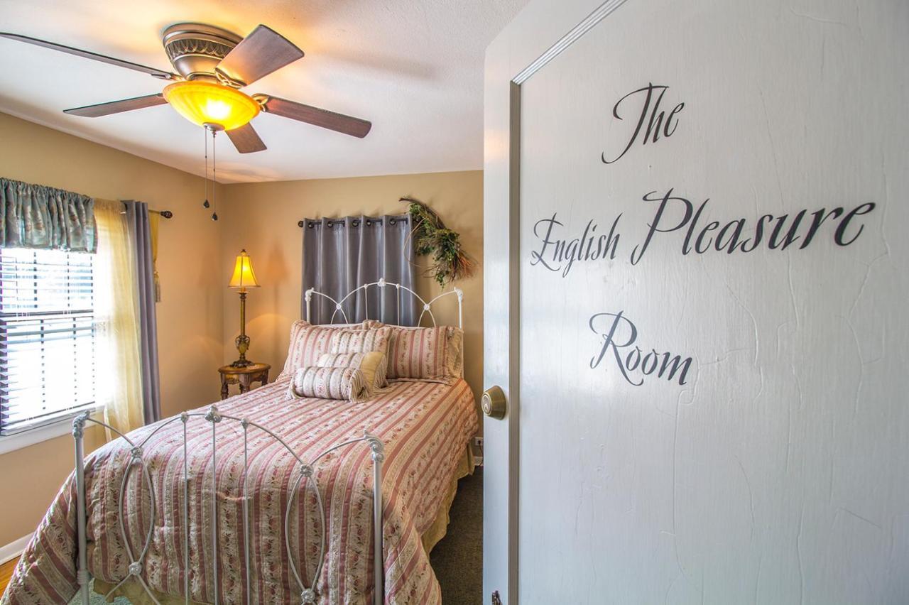 The Foxtrot Inn Ava Rom bilde